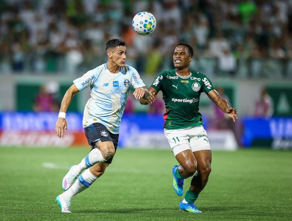 Palmeiras vence o Grêmio e dispara na liderança do Brasileirão 