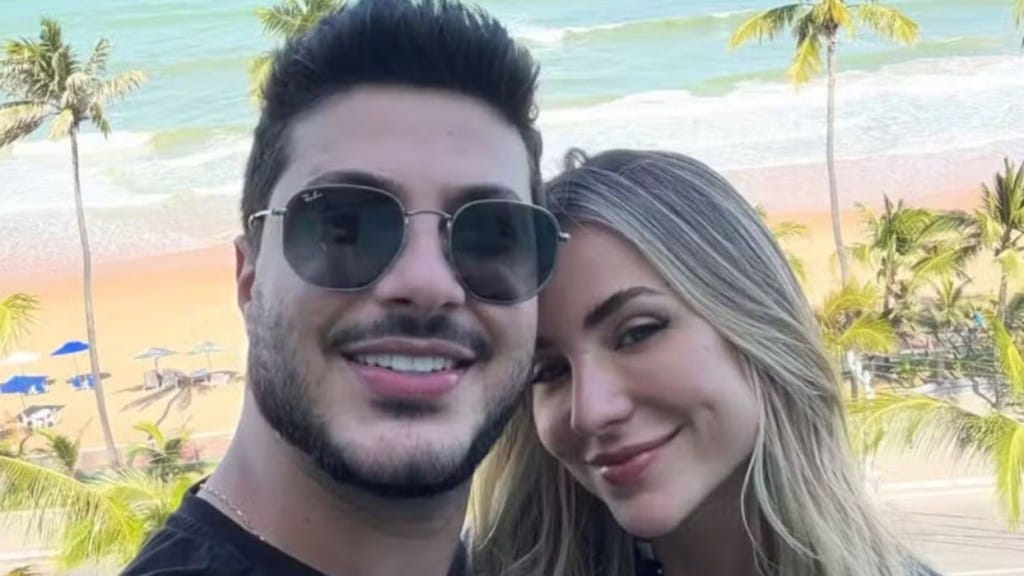 Gabi Martins surpreende namorado com carro envelopado: ‘Comprometido’