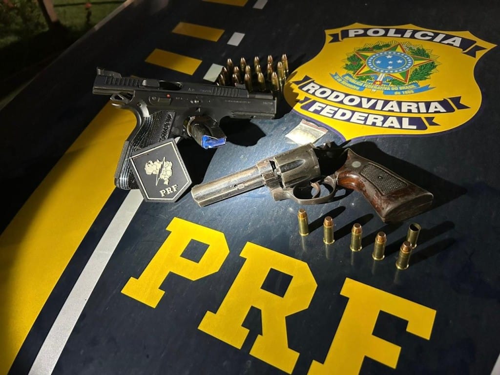 PRF apreende armas de fogo, munições e droga na BR-163, em Sinop (MT)