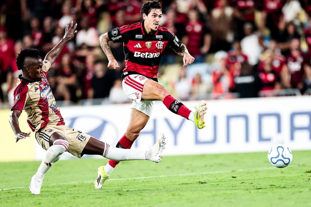 Flamengo goleia Independiente Medellín e mantém 100% na Libertadores
