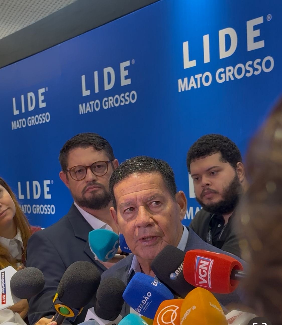 Mourão fala sobre impacto de guerras, inflação global, critica pacto federativo, e cobra equilíbrio fiscal do governo federal durante Fórum LIDE em Cuiabá