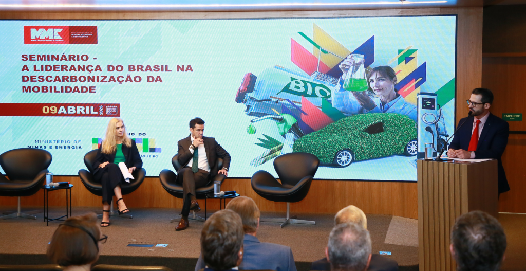 Brasil reforça liderança global na descarbonização da mobilidade em seminário estratégico