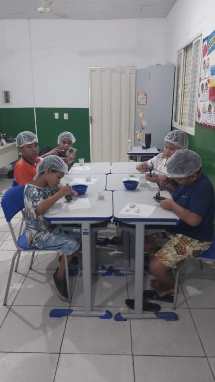 Assistência Social realiza oficinas de Páscoa e atende 420 crianças em 14 unidades