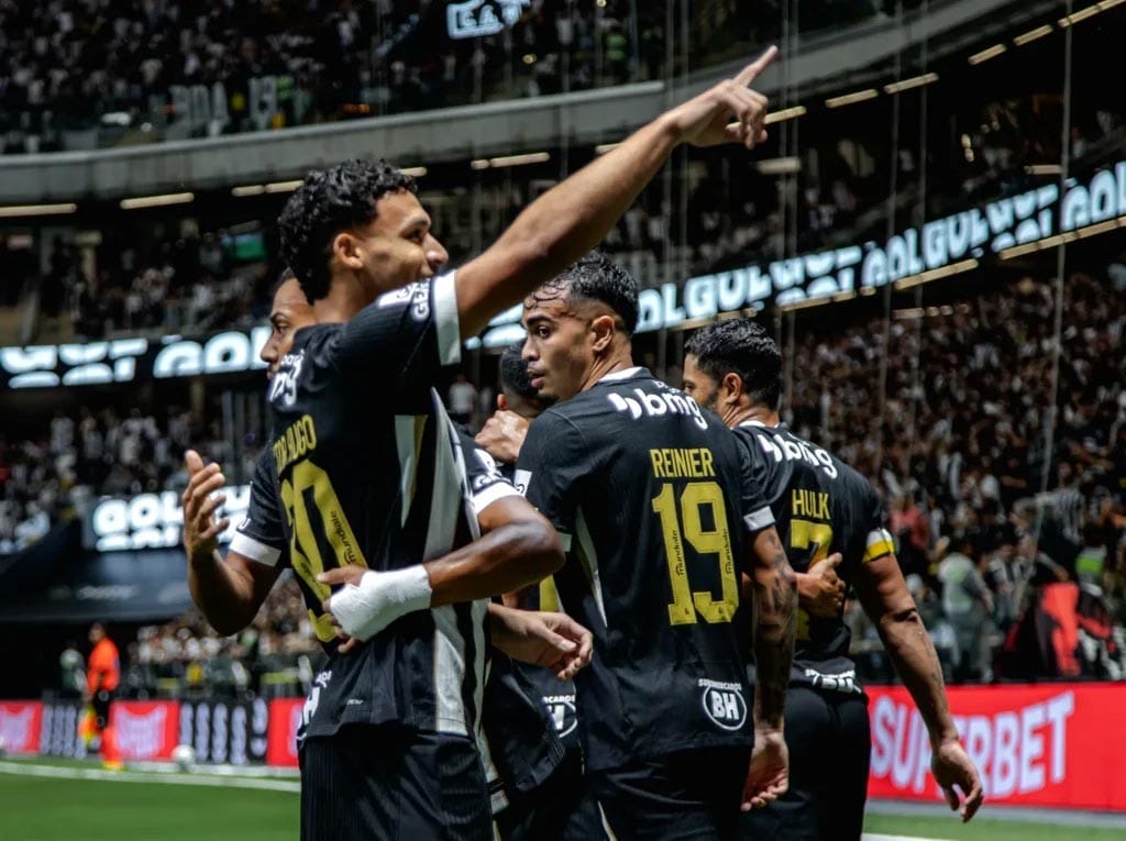 Atlético-MG vence Athletico-PR na Arena MRV pela 10ª rodada do Brasileirão