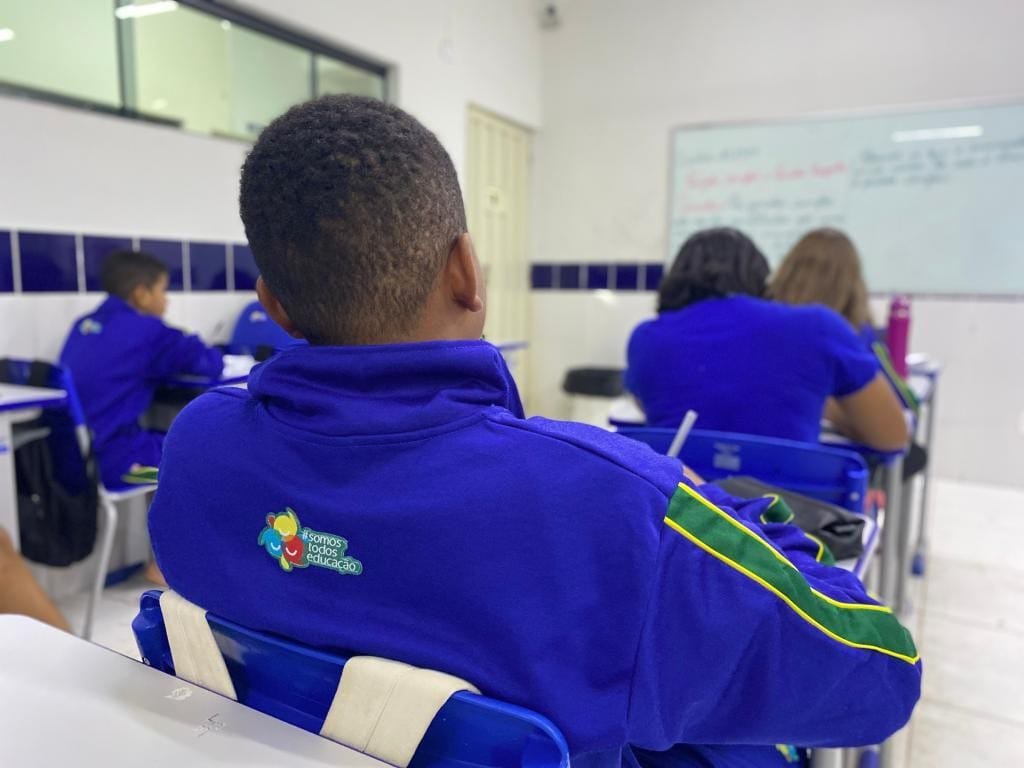 Seduc publica nova edição do manual das escolas cívico-militares