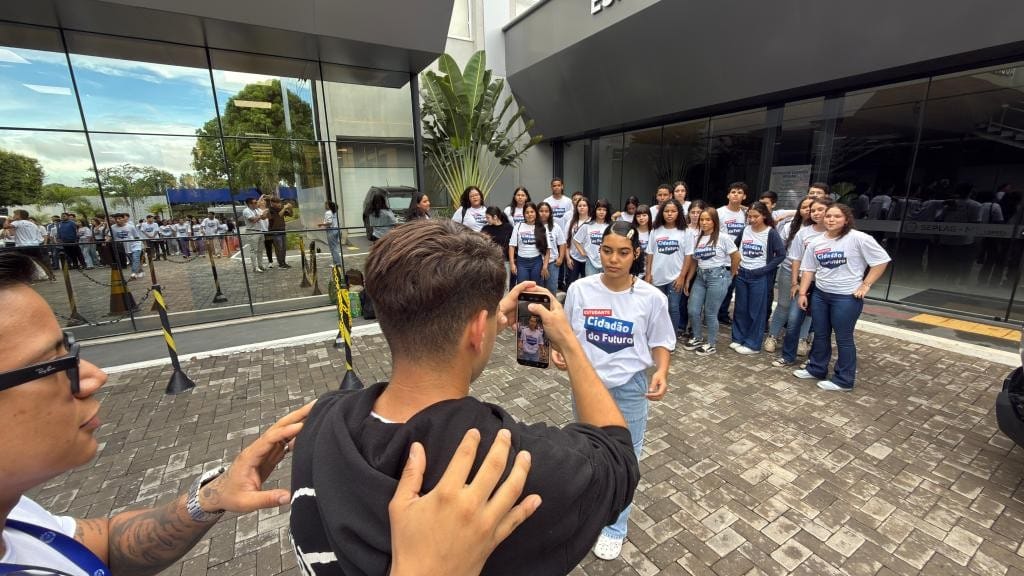 Estudantes participantes de projeto sobre cidadania entram na fase de produção de vídeos