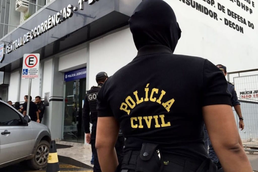 Polícia Civil prende professor de música e ex-companheira por estupro de vulnéravel e armazenamento de pornografia infantil