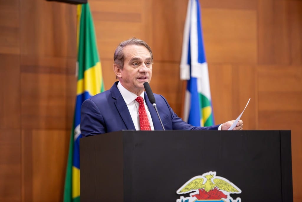 Wilson Santos propõe auxílio-alimentação para servidores estaduais