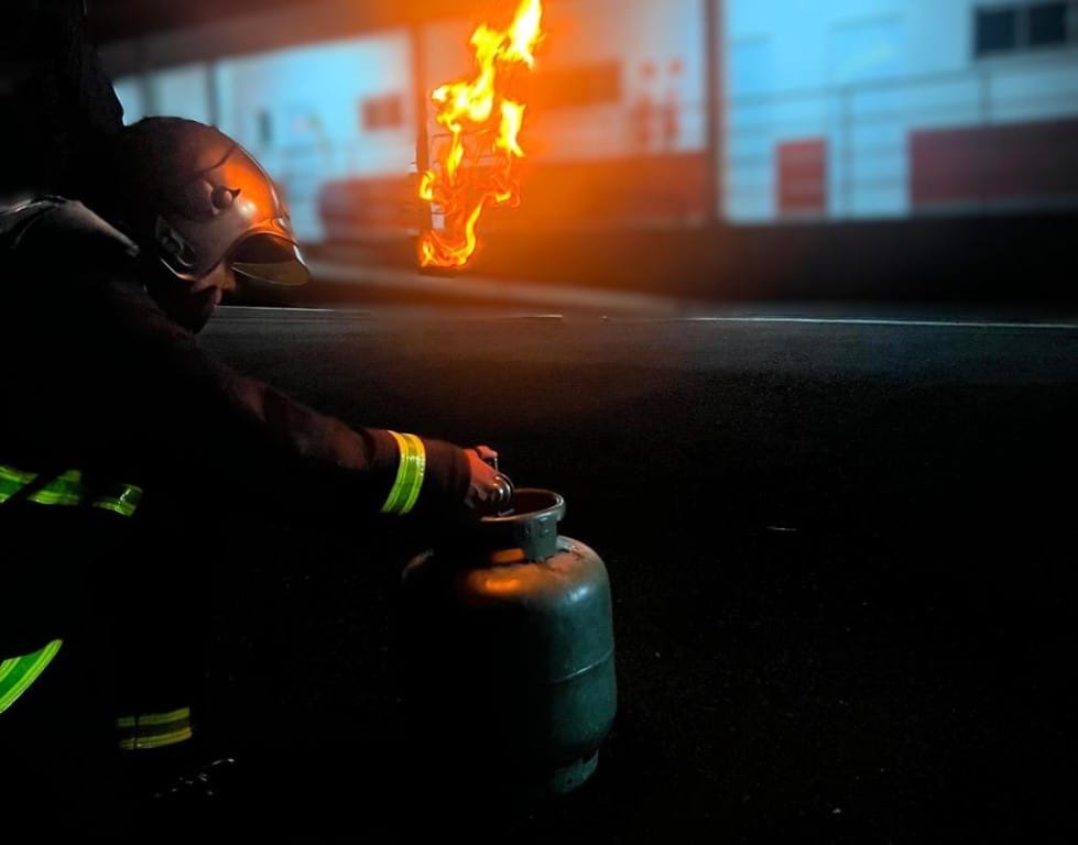 Corpo de Bombeiros atende ocorrência de vazamento de gás de cozinha em residência
