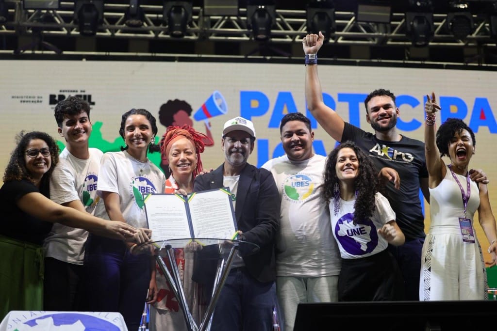 MEC lança programa de grêmios estudantis em Congresso da Ubes