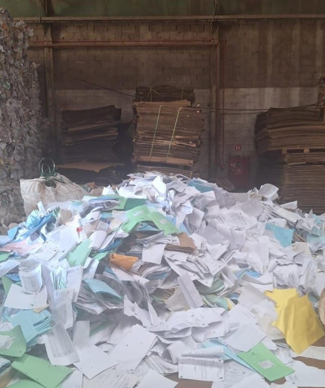 Polícia Civil descarta aproximadamente 3,4 mil quilos de documentos que perderam a validade