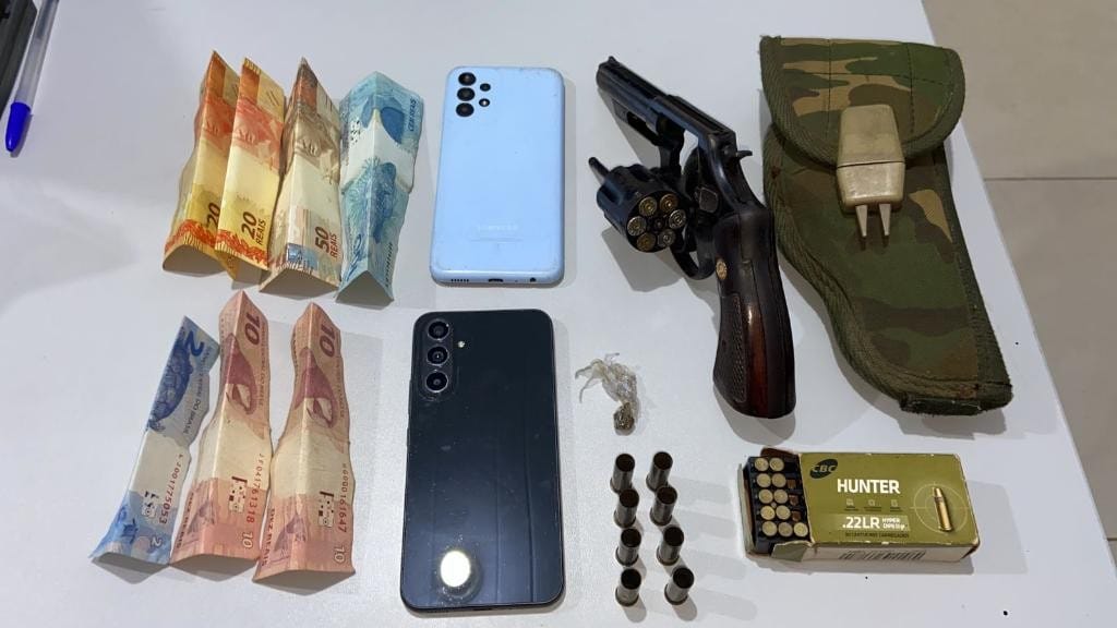 Polícia Militar prende homem com revólver e drogas em Araguaiana