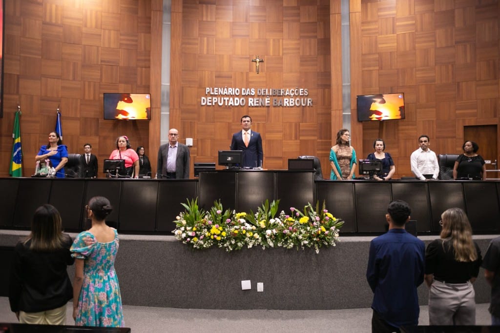 ALMT homenageia voluntários e profissionais que atuam no apoio a pacientes com câncer