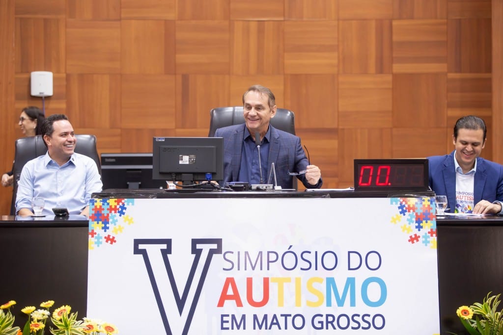 No Abril Azul, Wilson Santos destaca ações concretas em defesa de pessoas com TEA