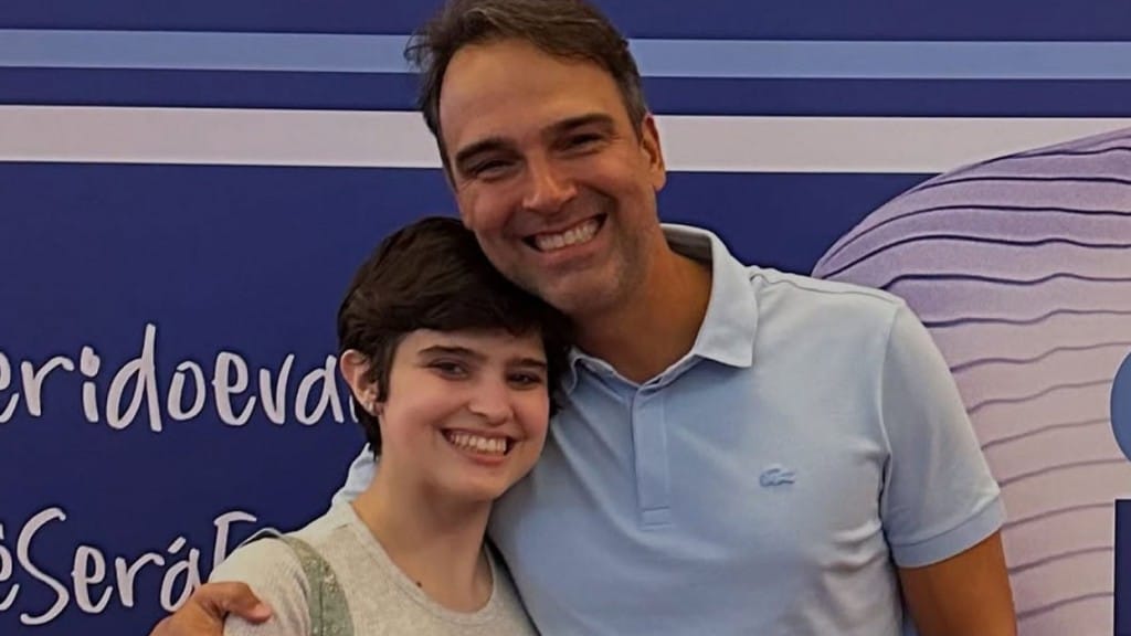 Filha de Tadeu Schmidt revela que ajudou o pai a criar discurso de eliminação no BBB 24