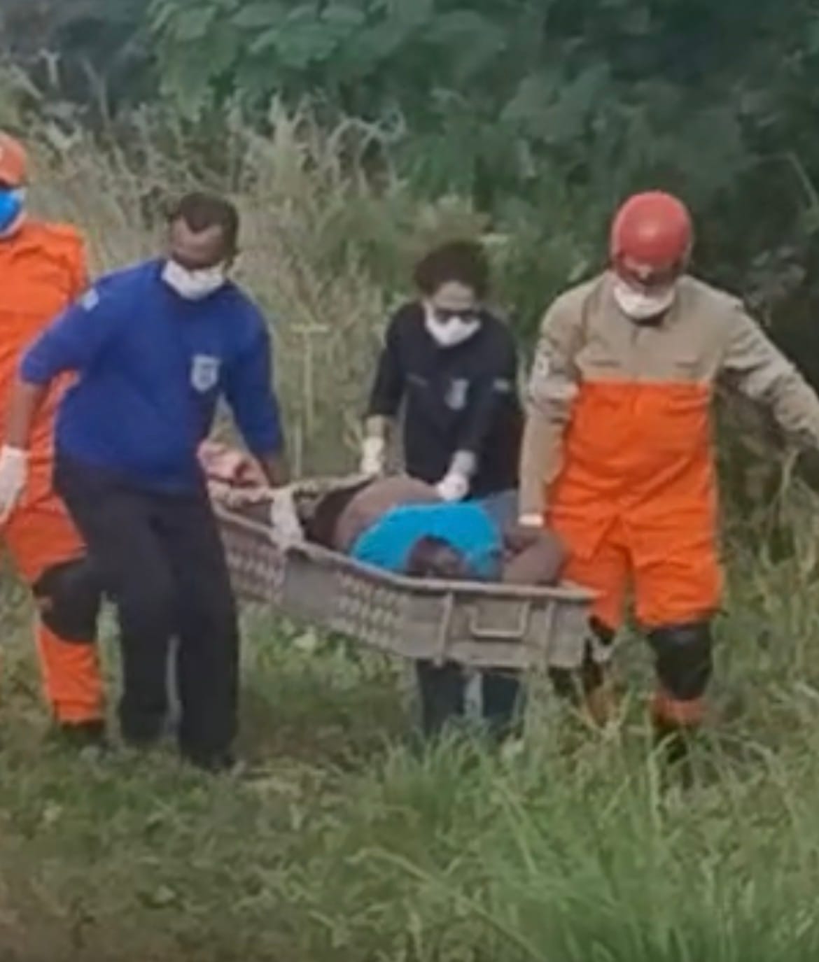 Mulher é encontrada morta e enrolada em cobertor às margens de rodovia em Cáceres