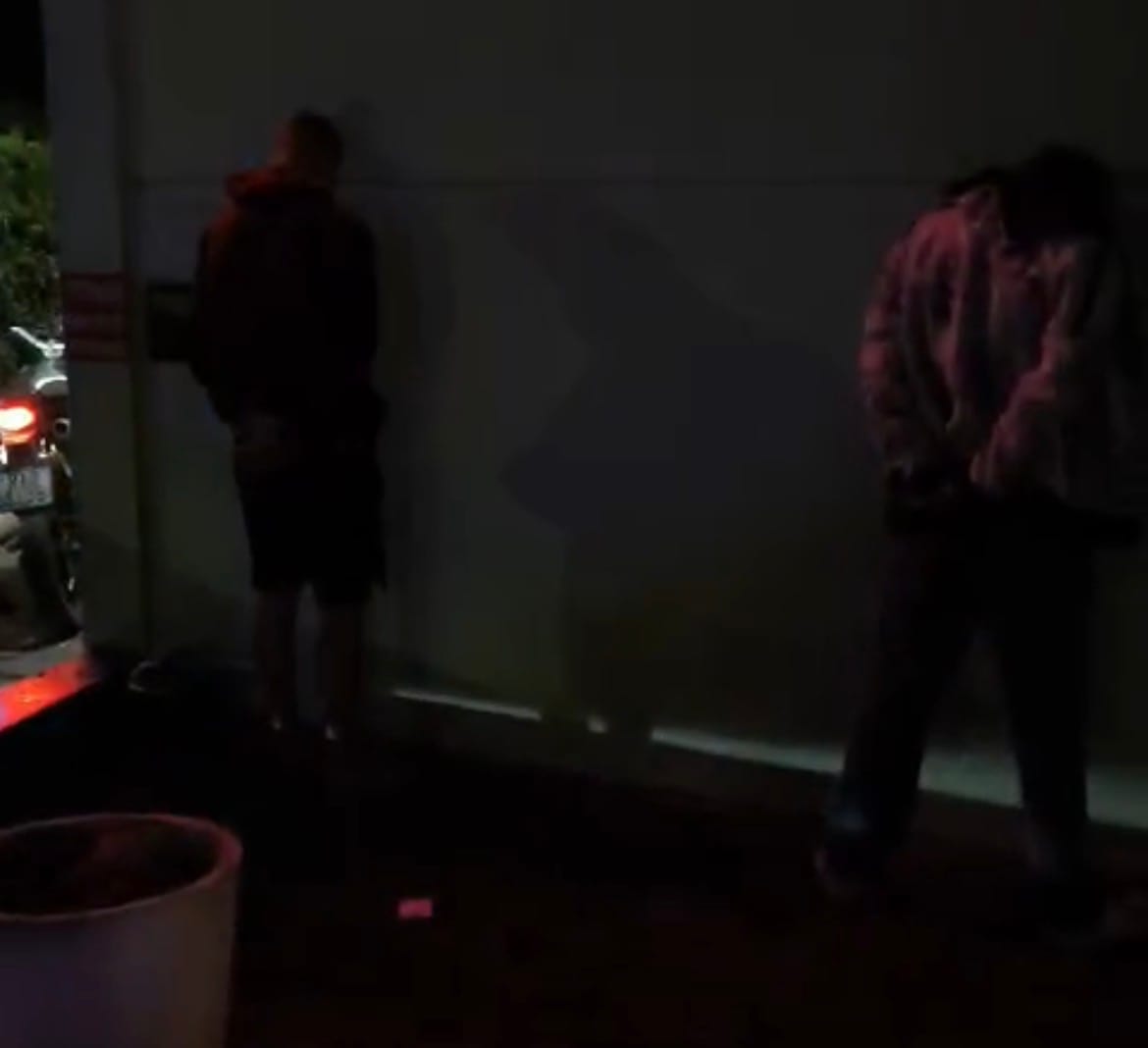 Dupla tenta escapar da Guarda Municipal entrando em motel de Várzea Grande, mas acaba presa