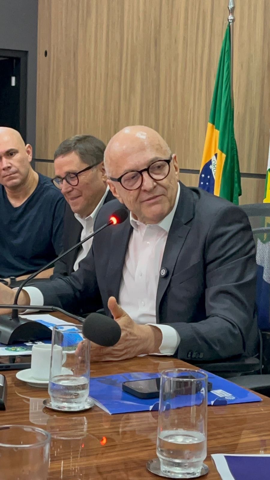 Pivetta demonstra preocupação com excesso de biomassa e prevê 2026 mais difícil para combater queimadas em MT “Sem otimismo”
