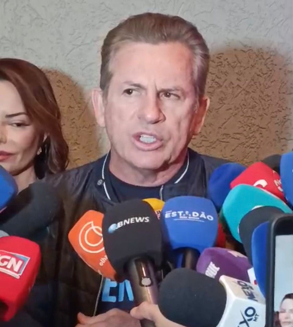 “Vou ter apoio de mais de 100 prefeitos”, garante Mauro Mendes ao lançar pré-candidatura ao Senado ao lado de Virgínia a federal