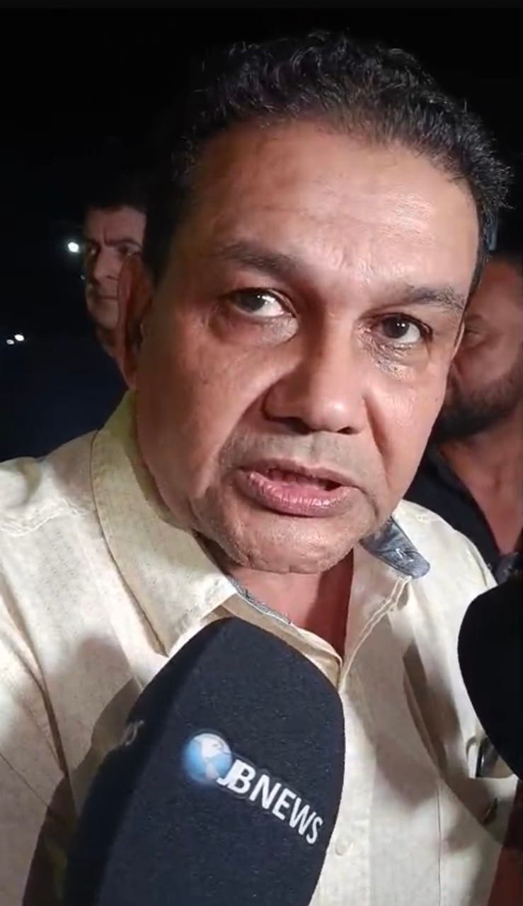 Vanderlei Cerqueira cobra perícia rigorosa e levanta dúvidas sobre incêndio que destruiu almoxarifado da Educação em Várzea Grande