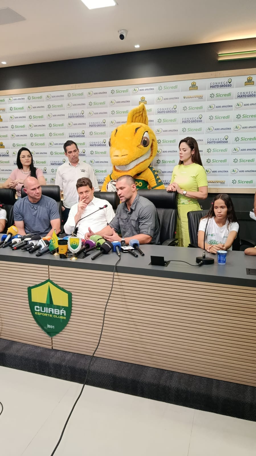 Abilio lança projeto com Cuiabá para atender 600 jovens e aposta no esporte como ferramenta de transformação social