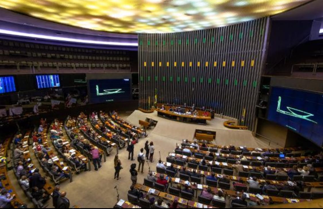 CCJ aprova redução da maioridade penal no Brasil e abre caminho para julgamento de jovens a partir dos 16 anos