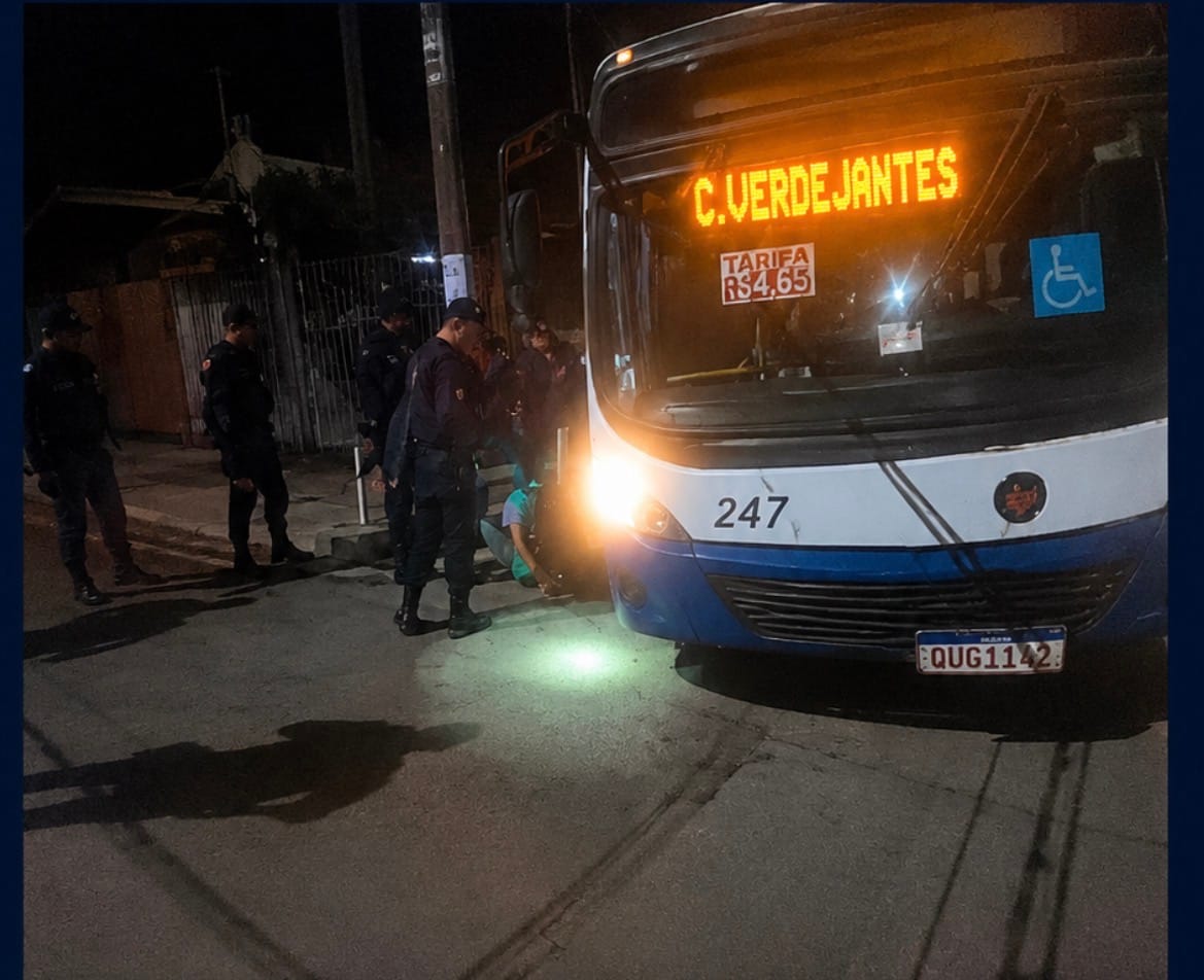 Homem sequestra ônibus, faz motorista refém e mobiliza perseguição policial em Várzea Grande