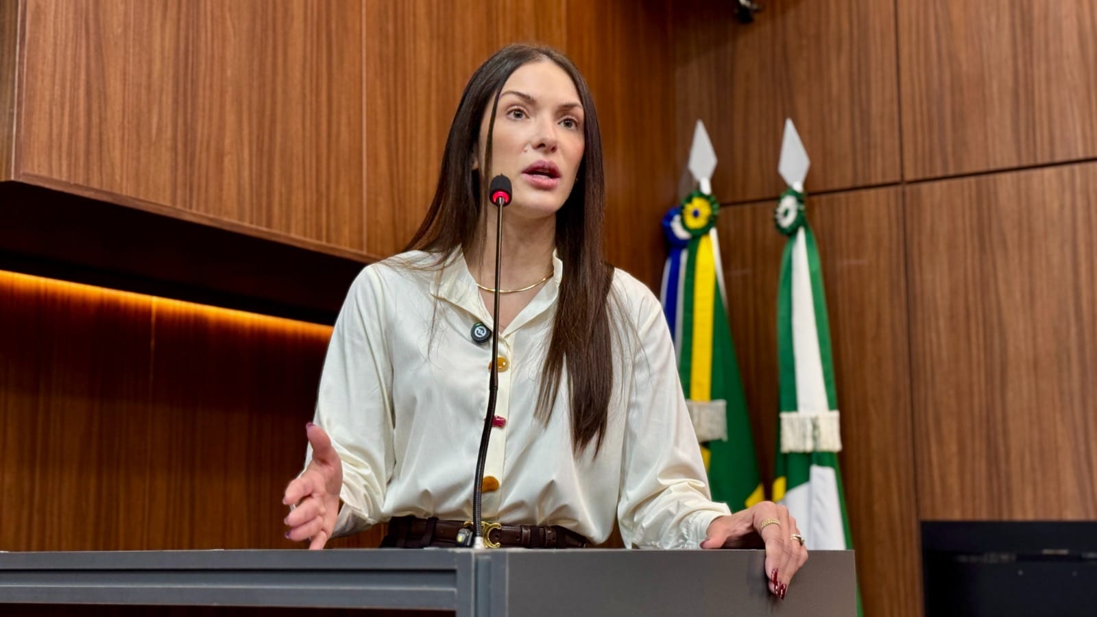 Articulação liderada por Janaína Riva resulta em suspensão de decreto de Abilio no TJMT