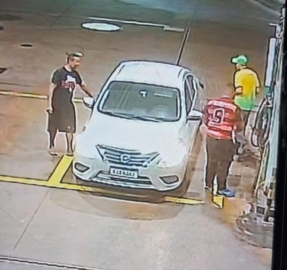 Dupla é presa após sequência de assaltos a três postos de combustíveis em Cuiabá; vítimas reconhecem um dos suspeitos