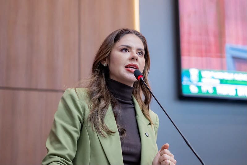 Michelly Alencar alerta para explosão de crimes sexuais virtuais contra crianças: "O celular virou a porta de entrada para criminosos"