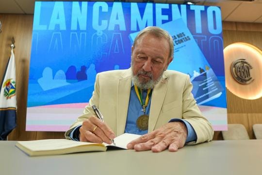Jubileu de Prata: legado de Novelli é destacado em lançamento de livro sobre mesas técnicas