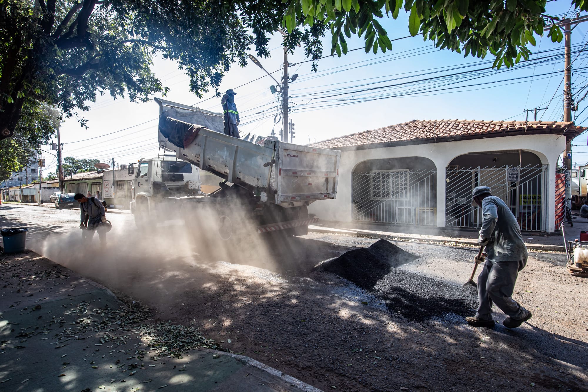 Cuiabá investe R$ 27,2 milhões em obras e recupera 58 mil buracos no primeiro semestre
