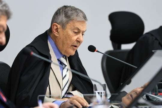 TCE suspende seleção de diretores e coordenadores das escolas municipais de Cuiabá