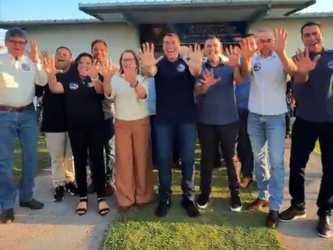 Prefeitos do PL rompem barreira partidária, declaram apoio e entram na campanha de Pivetta