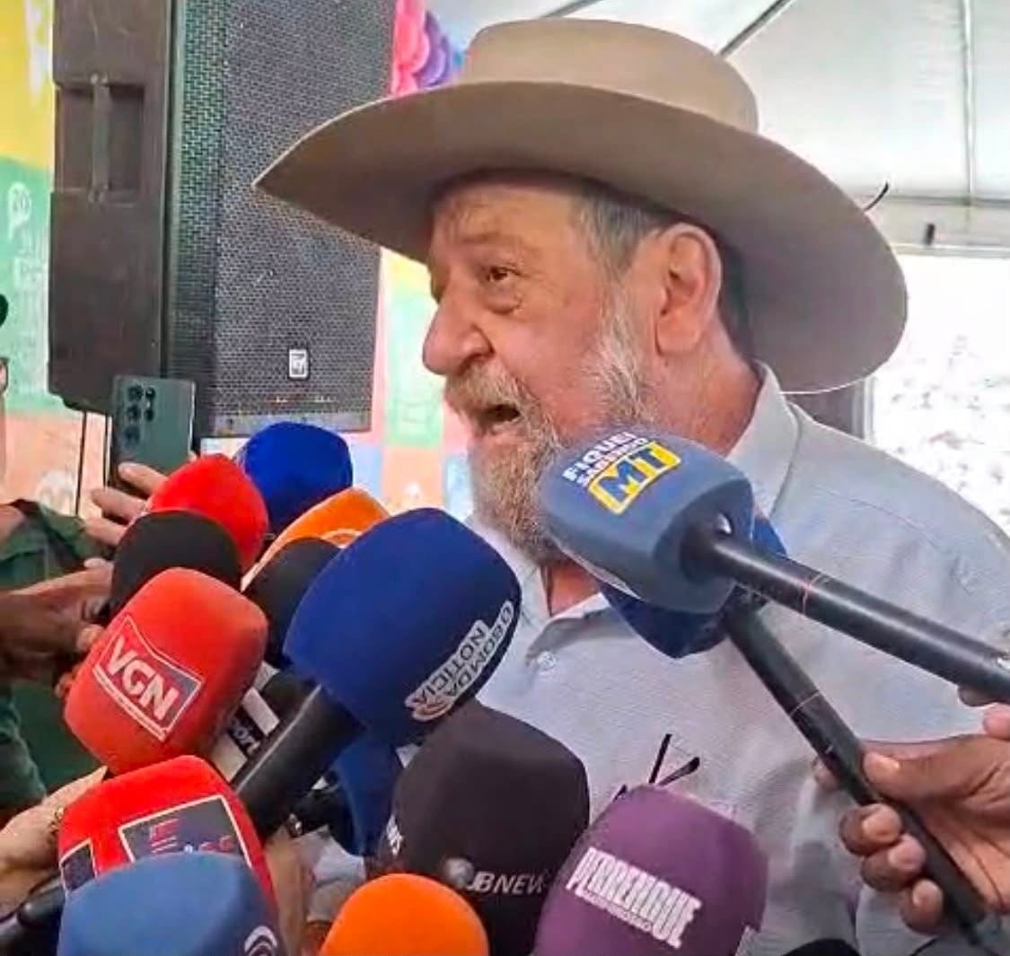 Barbudo diz que maioria defende candidatura própria, mas Podemos ainda negocia apoio aos 45 minutos do segundo tempo