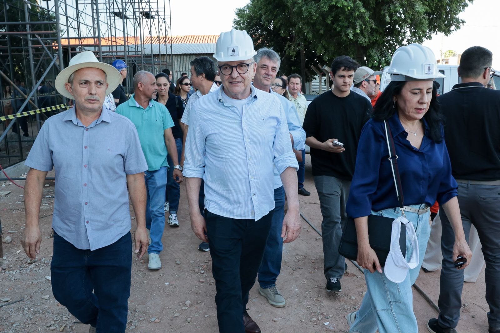 Pivetta vistoria obras em Cáceres e anuncia capacidade para executar mais mil quilômetros de rodovias “Mudar a vida das pessoas”