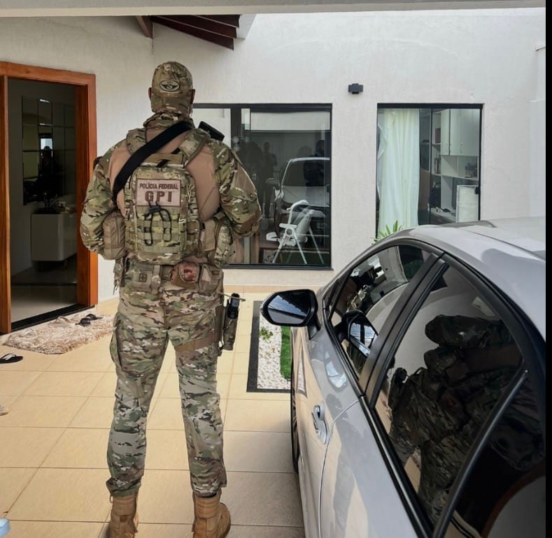 Quadrilha usava site de casais liberais para obter conteúdo íntimo e extorquir vítimas; três prisões são cumpridas em MT