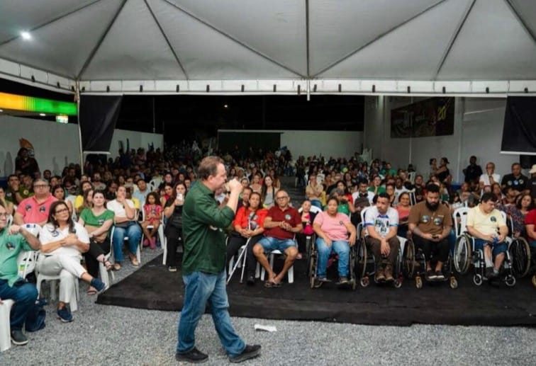 Max mobiliza profissionais da saúde e servidores em mega reuniões por Cuiabá