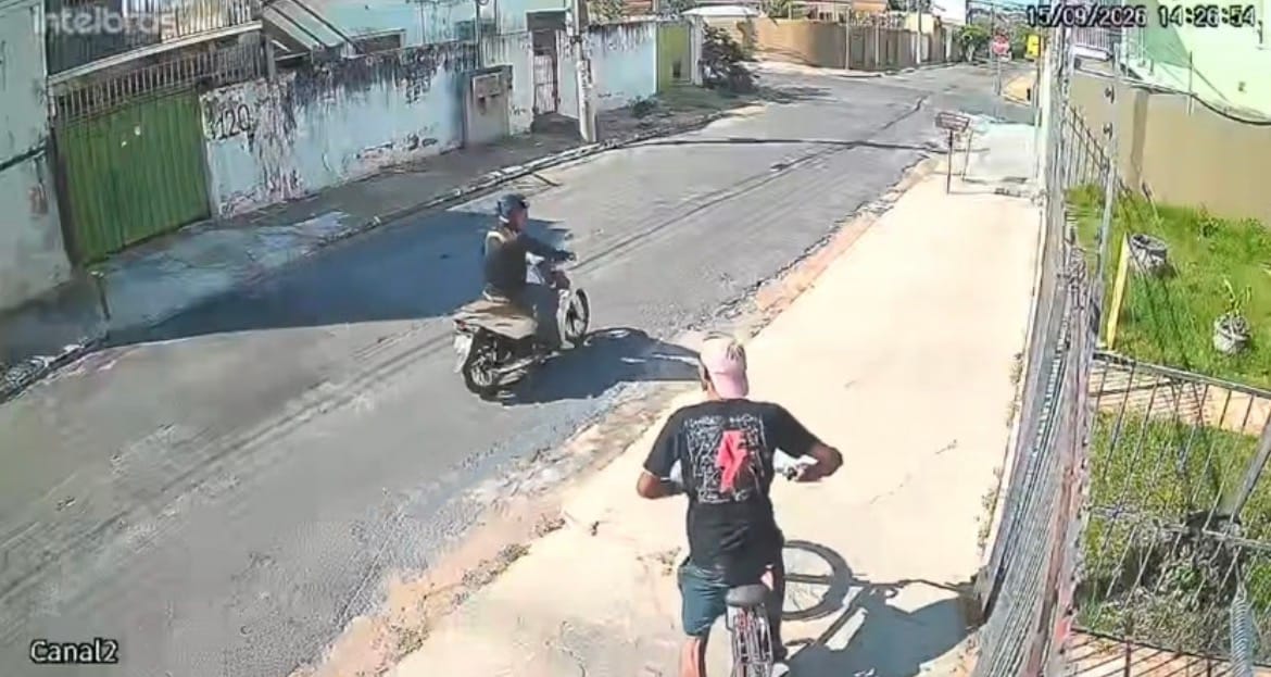 Segurança flagra invasor em residência, é esfaqueado e tem moto roubada no Boa Esperança