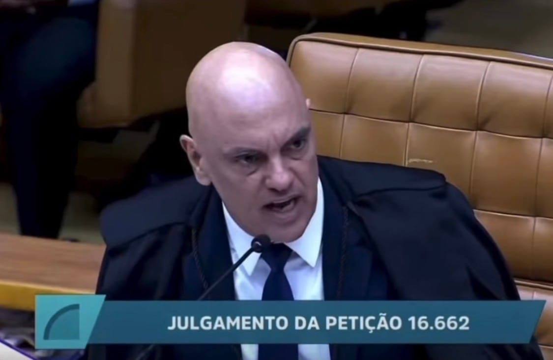 Moraes acusa Mendonça de servir a grupo golpista e ouve no plenário: “Isso é mentira”