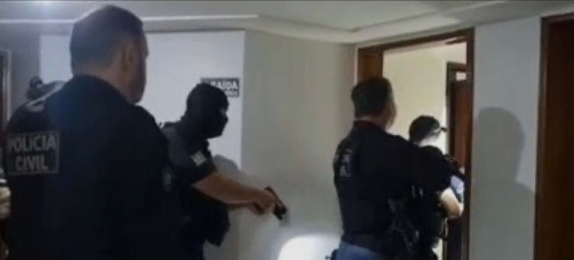 Justiça cobra Prefeitura por caminhão apreendido usado para recolher entulho em Cáceres
