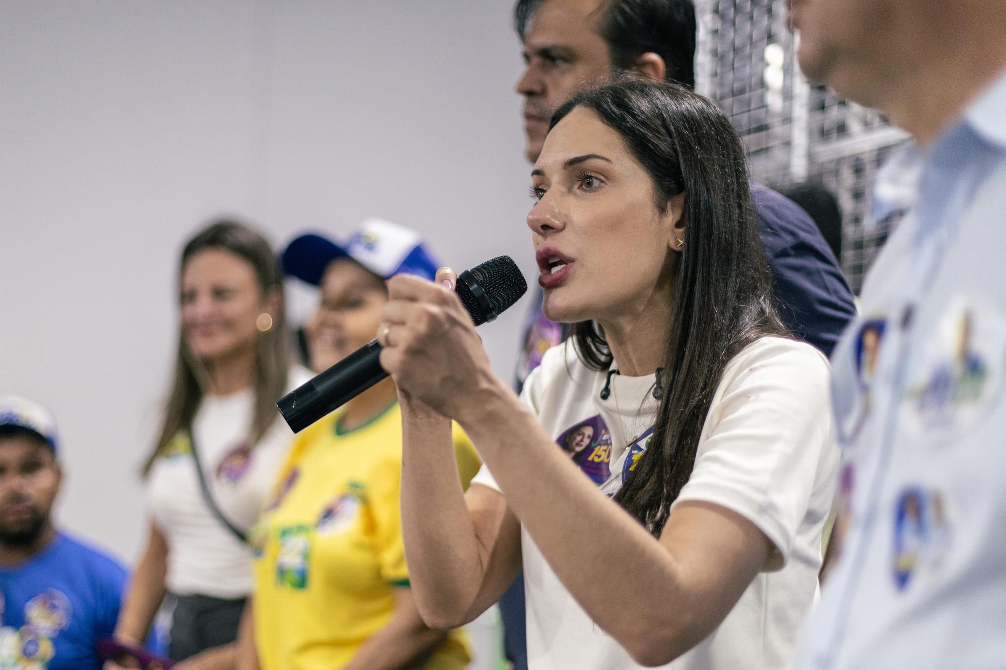 "Você é minha senadora”: Janaina recebe declarações de voto em Rondonópolis