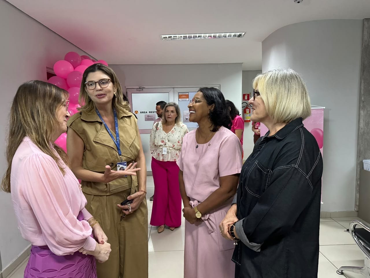 Gisela Simona defende cuidado permanente com a saúde da mulher e ampliação dos exames