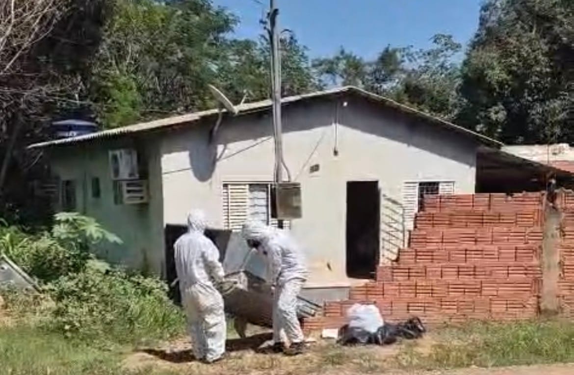 Mulher de 53 anos é encontrada morta em casa; polícia investiga