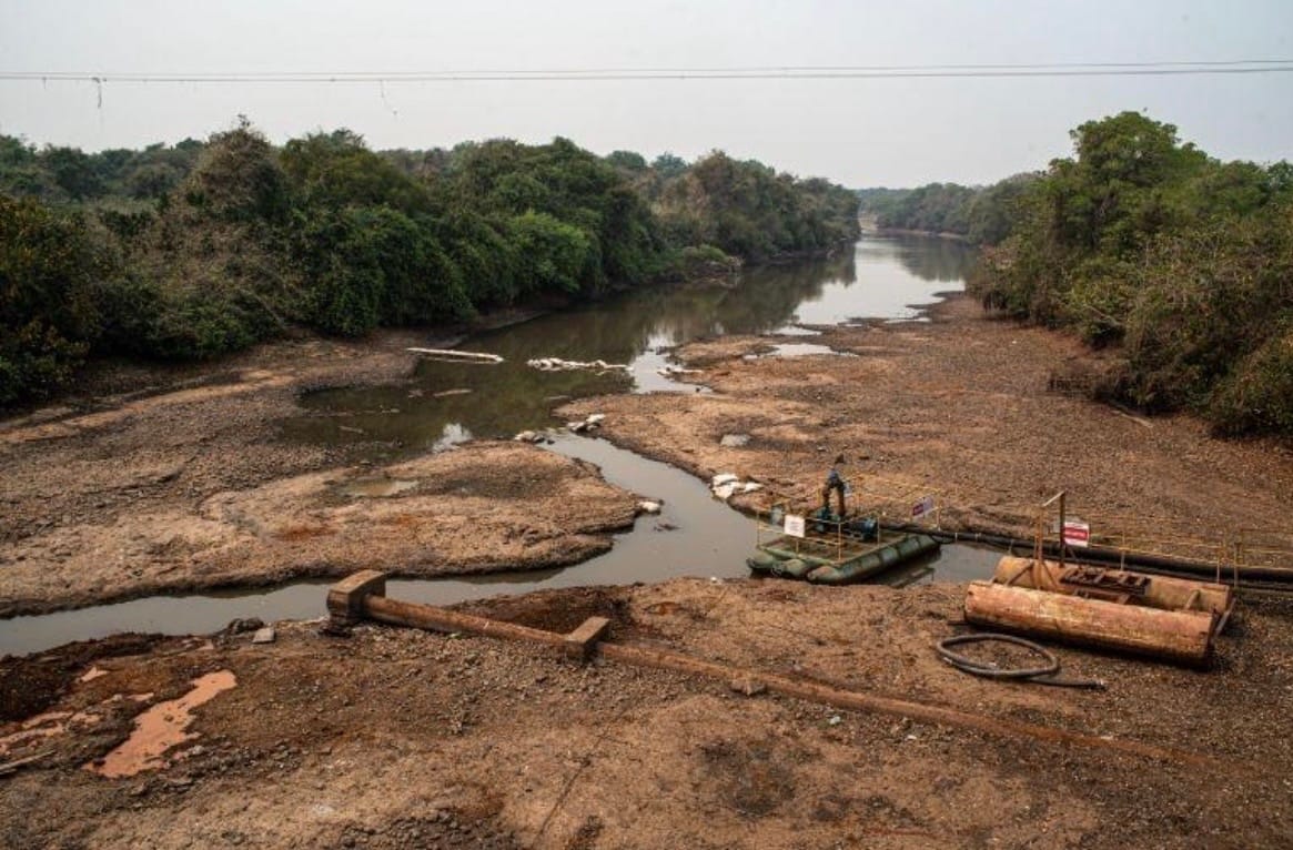 Seca derruba nível do rio Paraguai em MT e ameaça navegação e transporte de cargas no Pantanal