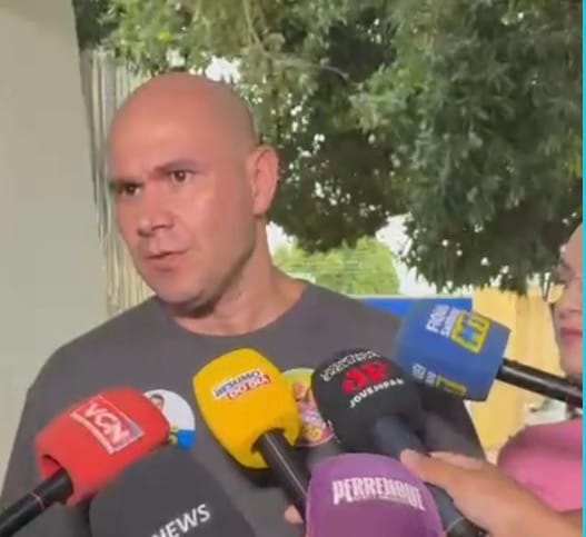 Abilio denuncia “santinhos” jogados após limpeza e cobra respeito a Cuiabá no dia da eleição