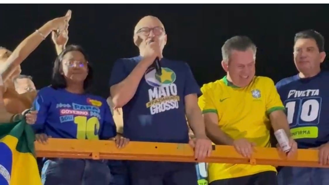 Pivetta celebra vitória, relembra trajetória de caminhoneiro a governador no primeiro discurso “Vamos honrar cada voto”