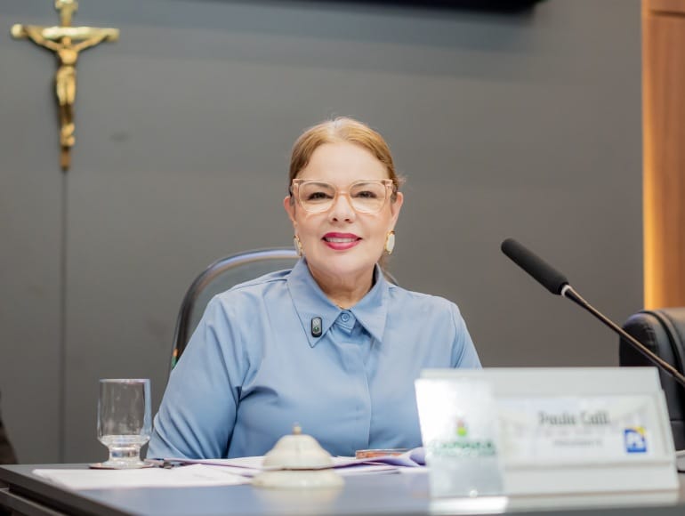 Paula Calil comemora aposentadoria especial para agentes de saúde e destaca valorização da categoria em Cuiabá