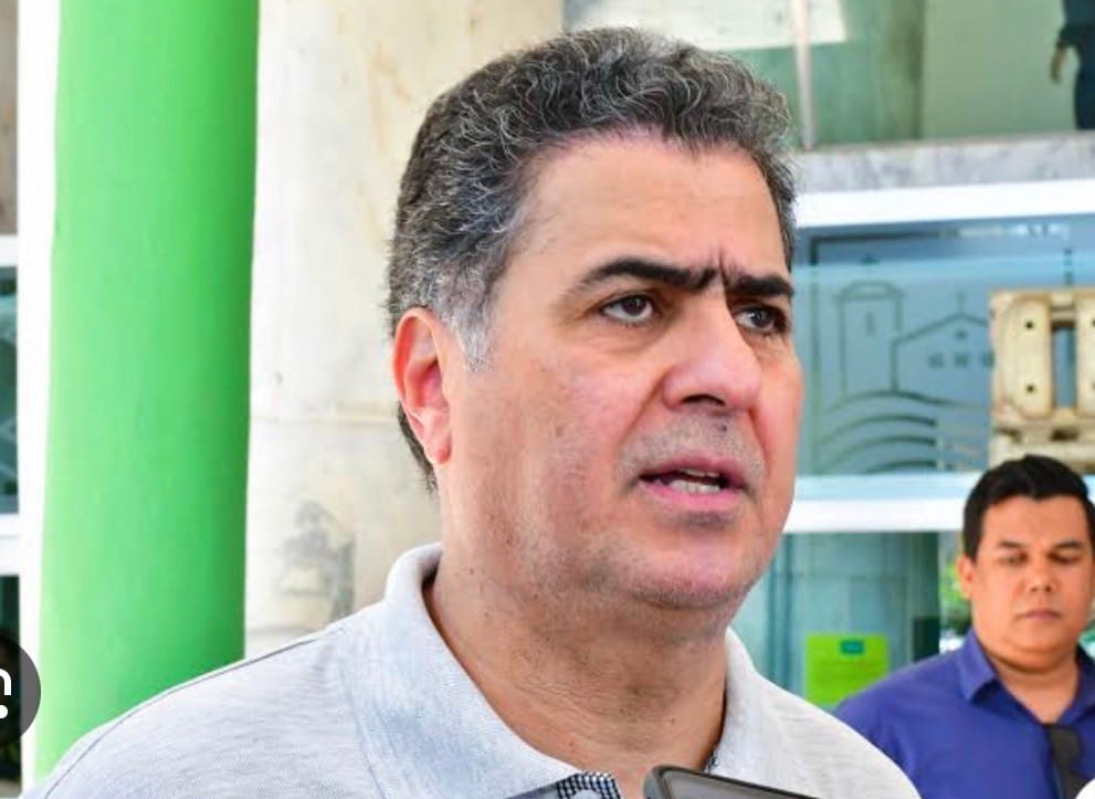 Justiça derruba cobrança de R$ 7 milhões contra Emanuel, libera passaporte, CNH e cartões e manda devolver valores