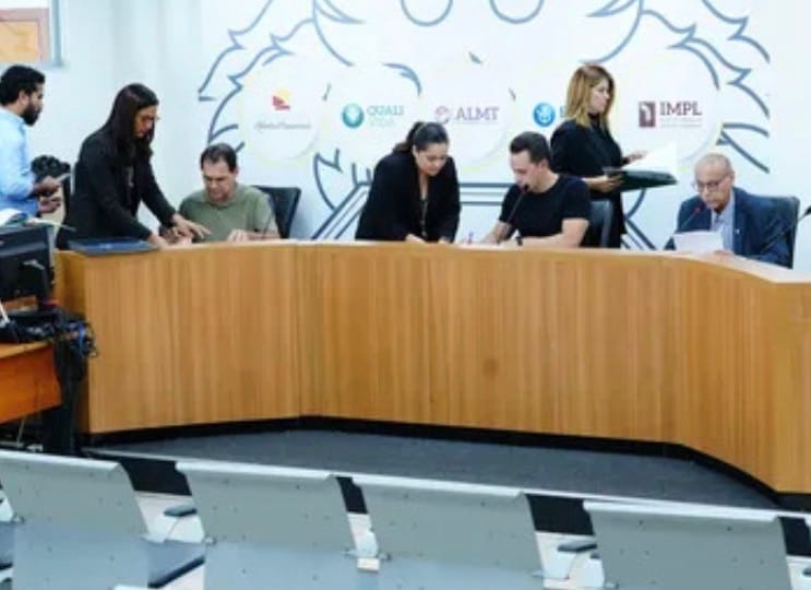 CCJR adia análise de veto a projeto que amplia pagamento de dívidas com cartas de crédito em MT